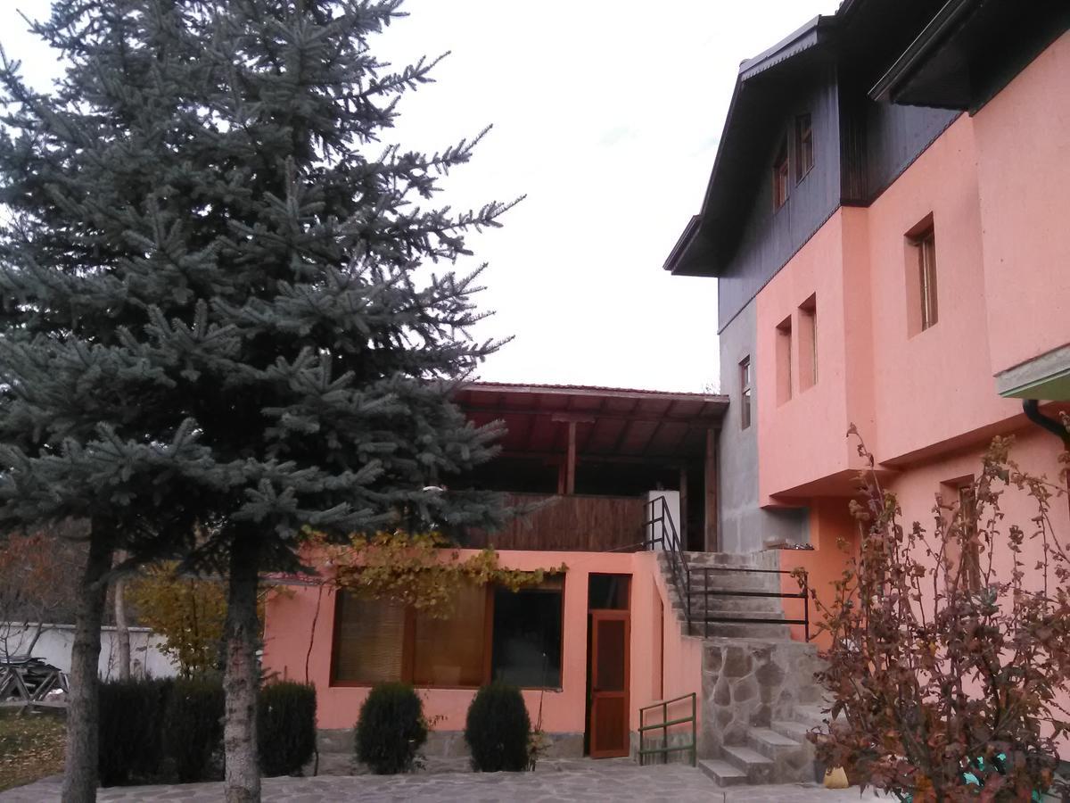 Villa Lilia Aprilți Exterior foto